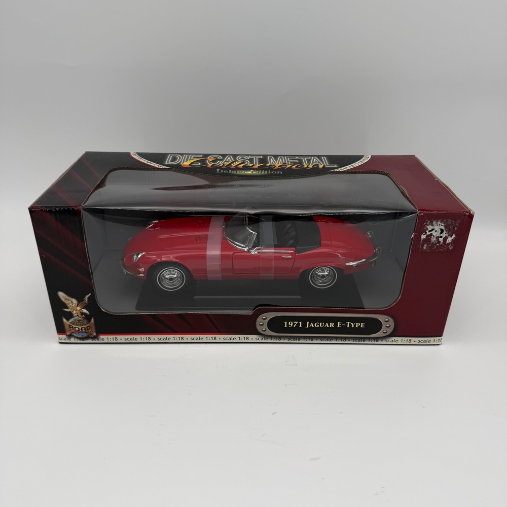 YAT MING Road Signature Deluxe Edition 1971 Jaguar E-Type Diecast Model Car 1:18